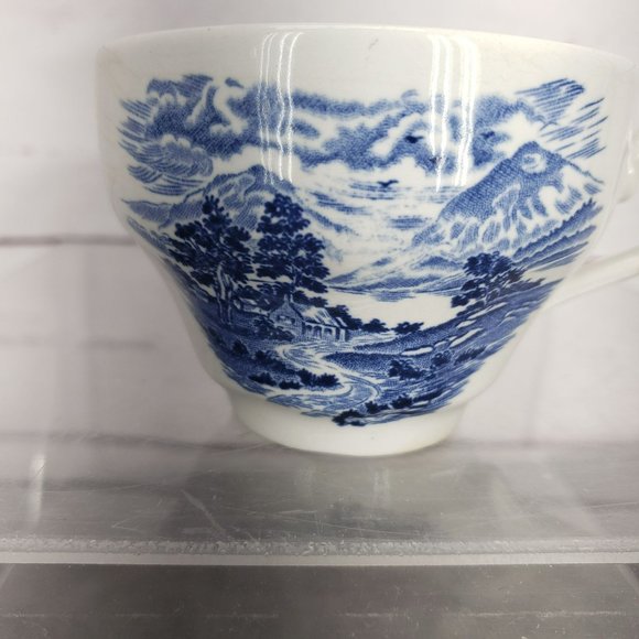 Vintage Royal Warwick "Lochs of Scotland" Blue and White Porcelain Tea Cup‎ - Picture 9 of 10